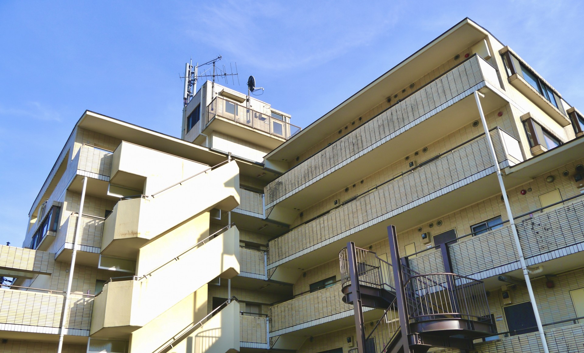 老朽化・相続・収益低下など、課題に合わせた最適なご提案を行います。